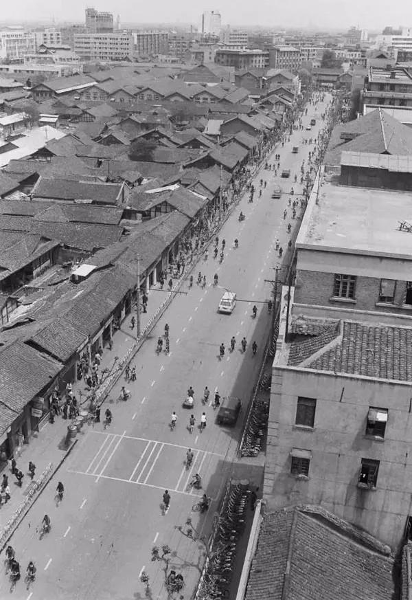 续面当事顾客说共消费140元续面当事顾客消费总额揭秘，共消费140元的背后故事