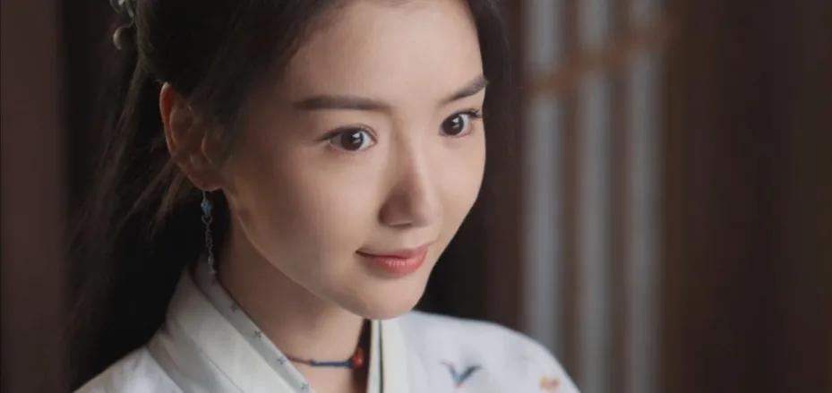 毛晓彤方否认与陈晓恋情:未婚且单身毛晓彤方否认与陈晓恋情传闻，未婚且单身，真挚专注于事业与个人成长