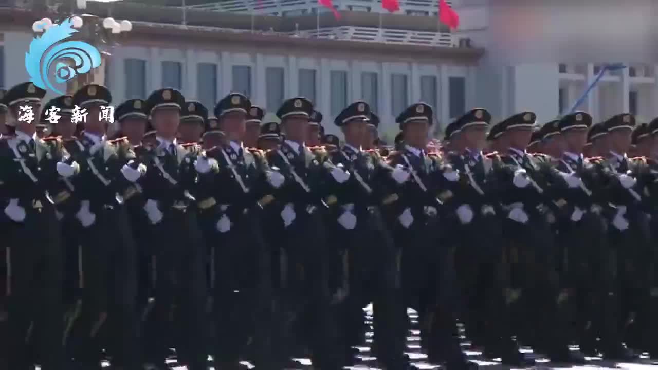 1分钟回顾九三阅兵震撼画面震撼心灵！九三阅兵精彩瞬间回顾，重温那段荣耀岁月（标题）